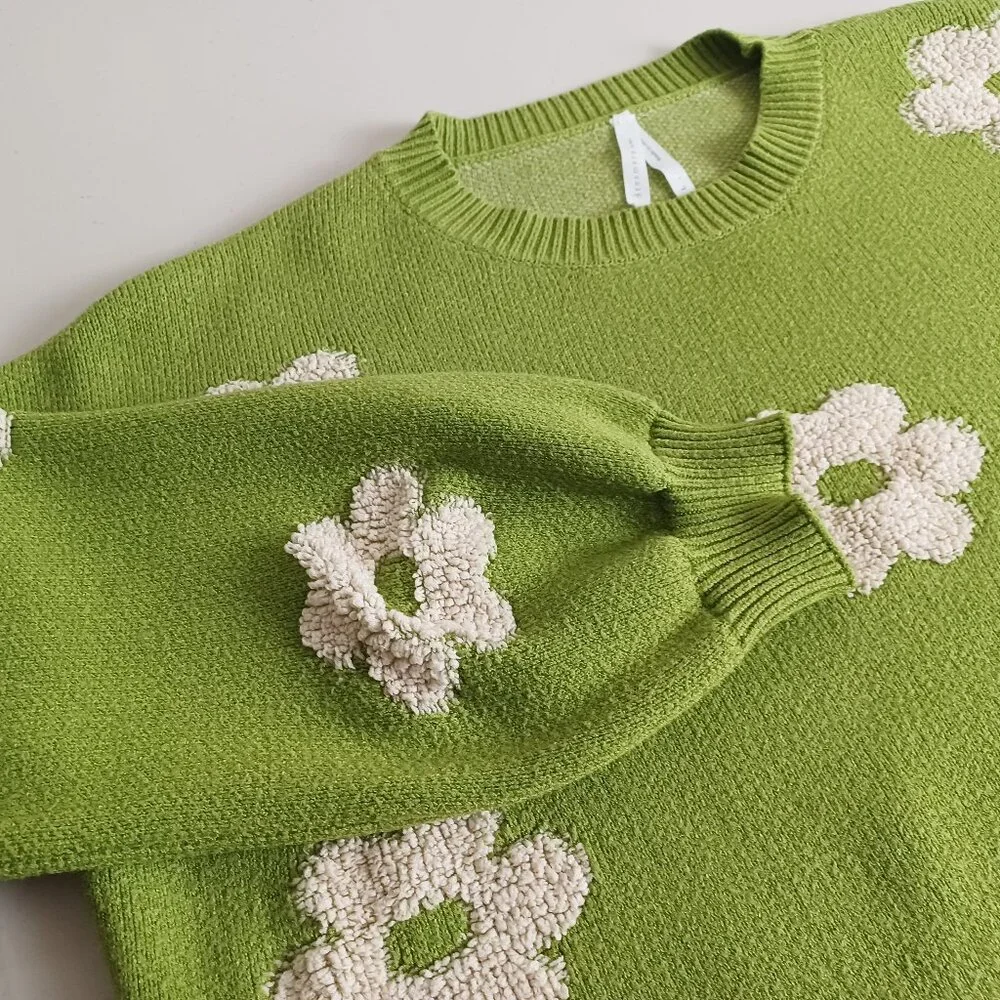 Dreamers Oversized Cropped Floral Sweater - Picture 4 of 16